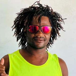 Mustafa, kite teacher at Mawimbi Kite School